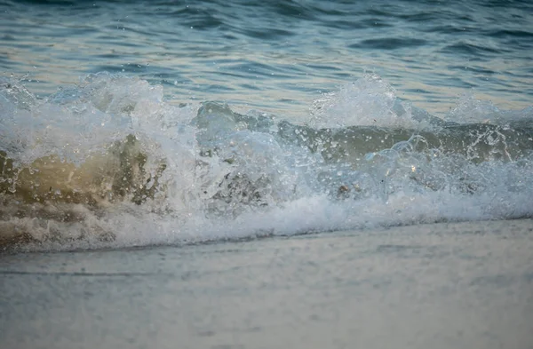 Onda Spruzzi Mare Spiaggia Macro Primo Piano — Foto Stock