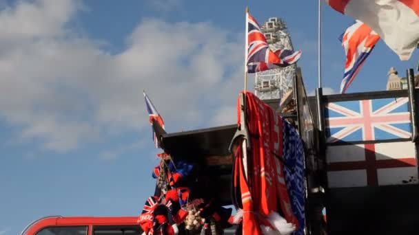 London United Kingdom October 2017 Souvenirs England Flag Background London — стоковое видео