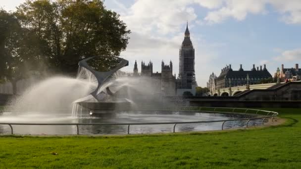 Londra Regno Unito Ottobre 2017 Fontana Del Thomas Hospital Trust — Video Stock