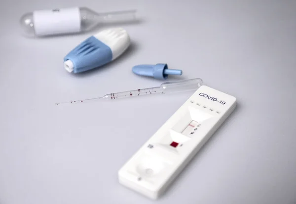 Kit Test Anticorpi Rapidi Covid — Foto Stock