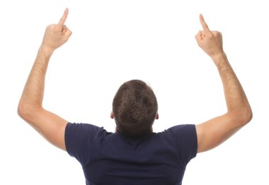 başparmak üst kadar gösterilen genç adam