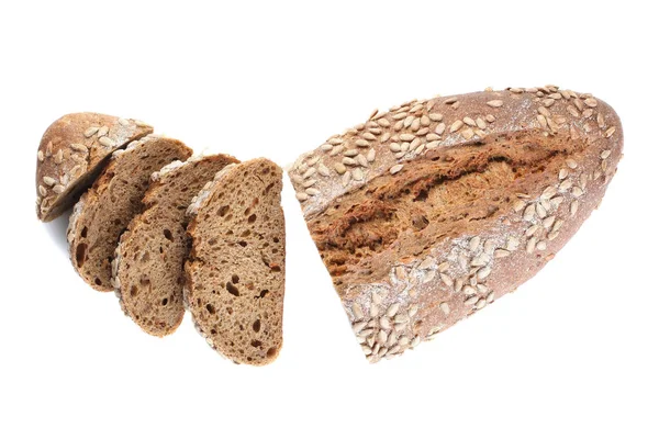 Een ongezuurde brood met zonnebloempitten close-up op een wh — Stockfoto