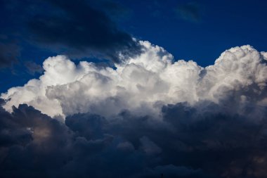 Fırtınadan önceki gökyüzü