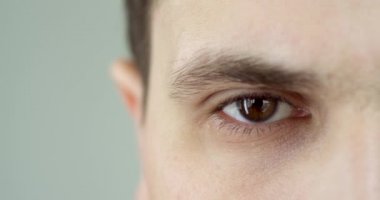 İşadamı yorgun Eyes 