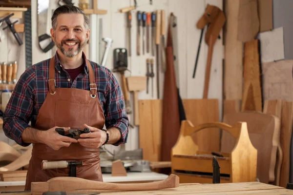 Joiner faz a perna de Cabriole para mesa vintage Imagem De Stock