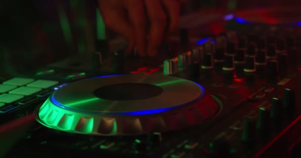 Feest Slow Motion Discotheek Perfoming Een Partij Hij Knap Energiek — Stockvideo