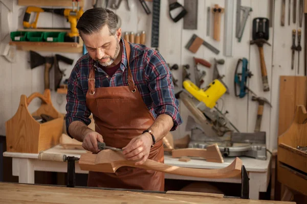 Joiner Makes Cabriole Leg Vintage Table Carpenter Works Planer Workshop — Stock Photo, Image