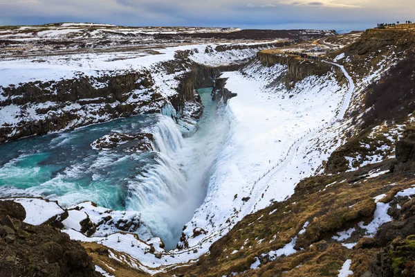 Gullfoss или Золотой водопад в зимний сезон — стоковое фото