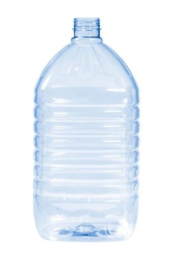 Yeni, temiz, plastik şişe mavi renk beyaz arka plan üzerinde boş