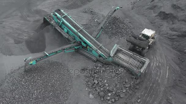 Open pit mine, ras sorteren, mijnbouw kolen, winningsindustrie — Stockvideo