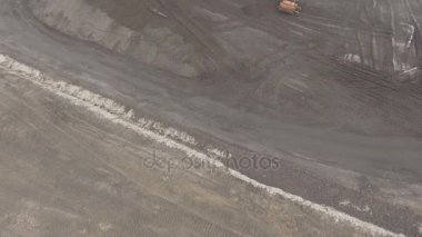 Panorama havadan görünümü UHD 4 k, açık çukur madeni, atış doğurmak sıralamayı, madencilik kömür, Ekstraktif sanayi