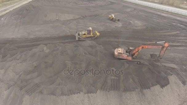 全景鸟瞰拍摄到 4k，露天矿，繁殖排序、 挖掘煤炭采掘业 — 图库视频影像