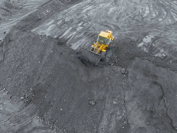 Öppen grop mine rasen sortering, gruvdrift kol, utvinningsindustrin antracit, kolindustrin — Stockfoto