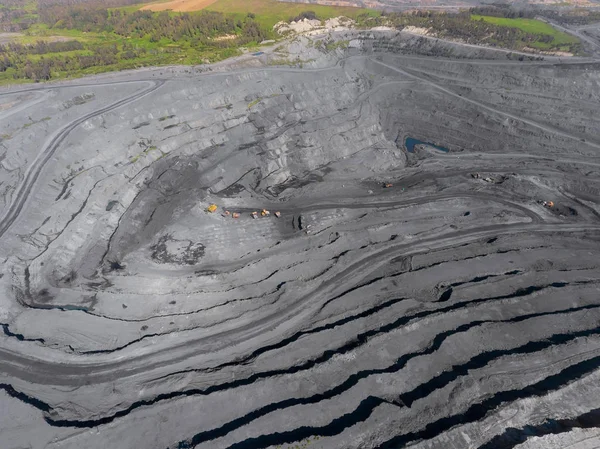 Open pit mine, breed sorting, mining coal, extractive industry anthracite, Coal industry — Stock Photo, Image