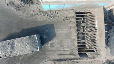 Damperli kamyon kömür emme kömür kaldırır. Damper kaldırma, taş ocağı, yüksek kaliteli Antrasit.