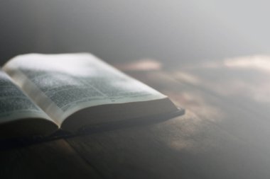 Kutsal İncil Hristiyanlık kavramı.