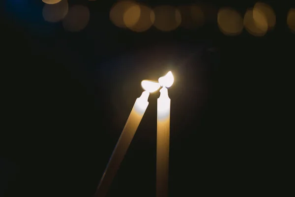 Soft Focus Delle Persone Che Accendono Veglia Delle Candele Nelle — Foto Stock