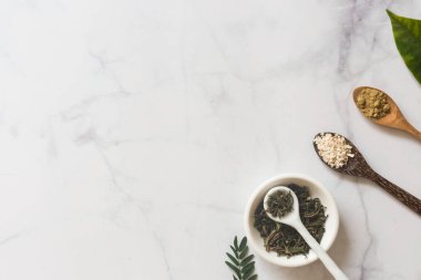 Laboratuvarda doğal bitkisel ilaçlar. Marijuana.zerde.besin, sağlıklı ve sağlıklı.