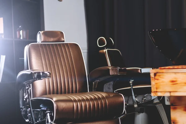 Stilvolle Vintage Friseurstühle Friseursalon Thema Friseurladen — Stockfoto