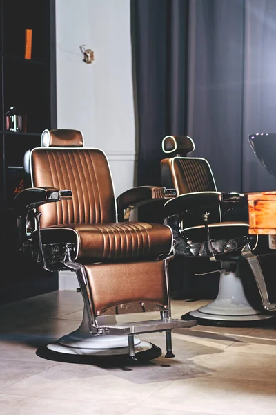 Stilvolle Vintage Friseurstühle Friseursalon Thema Friseurladen — Stockfoto