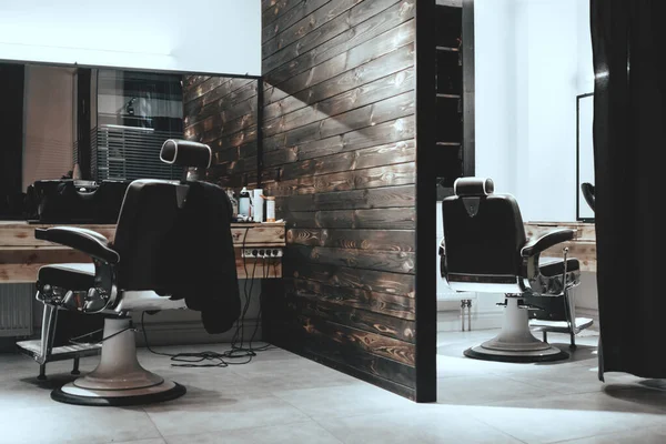 Stilvolle Vintage Friseurstühle Friseursalon Thema Friseurladen — Stockfoto