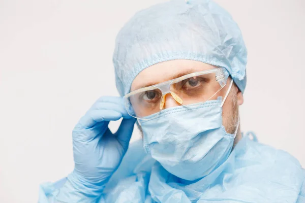 Närbild Läkare Med Mask Medicinsk Utrustning Läkare Bär Personlig Skyddsutrustning — Stockfoto