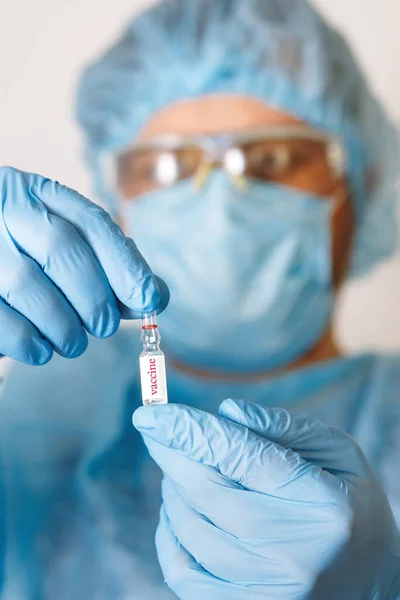 Close Doctor Hand Holding Vaccine Medical Equipment Doctor Wearing Personal — Stock Photo, Image