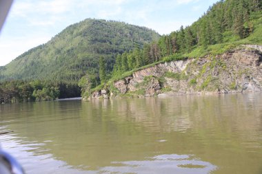 Altay dağlarında Teletskoe Gölü, Rusya 