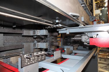 Mekanik atölye yarı otomatik şerit testere