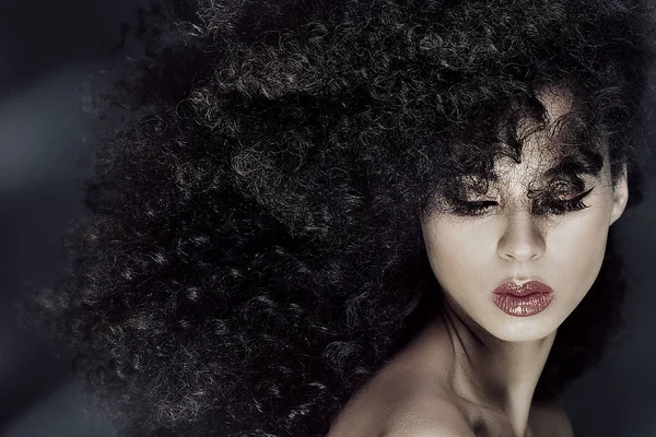 Beauty portrait of girl with afro. — Stock Photo, Image
