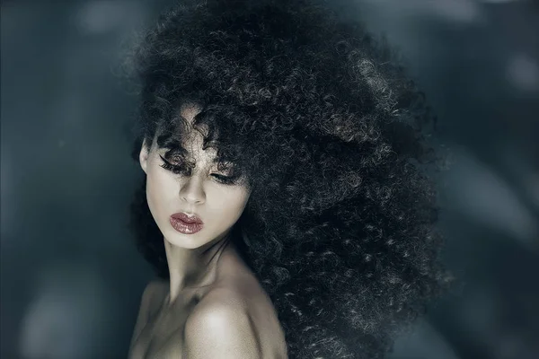 Beauty portrait of girl with afro. — Stock Photo, Image