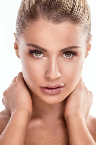 Beauty woman portrait in studio. — Stock Photo, Image