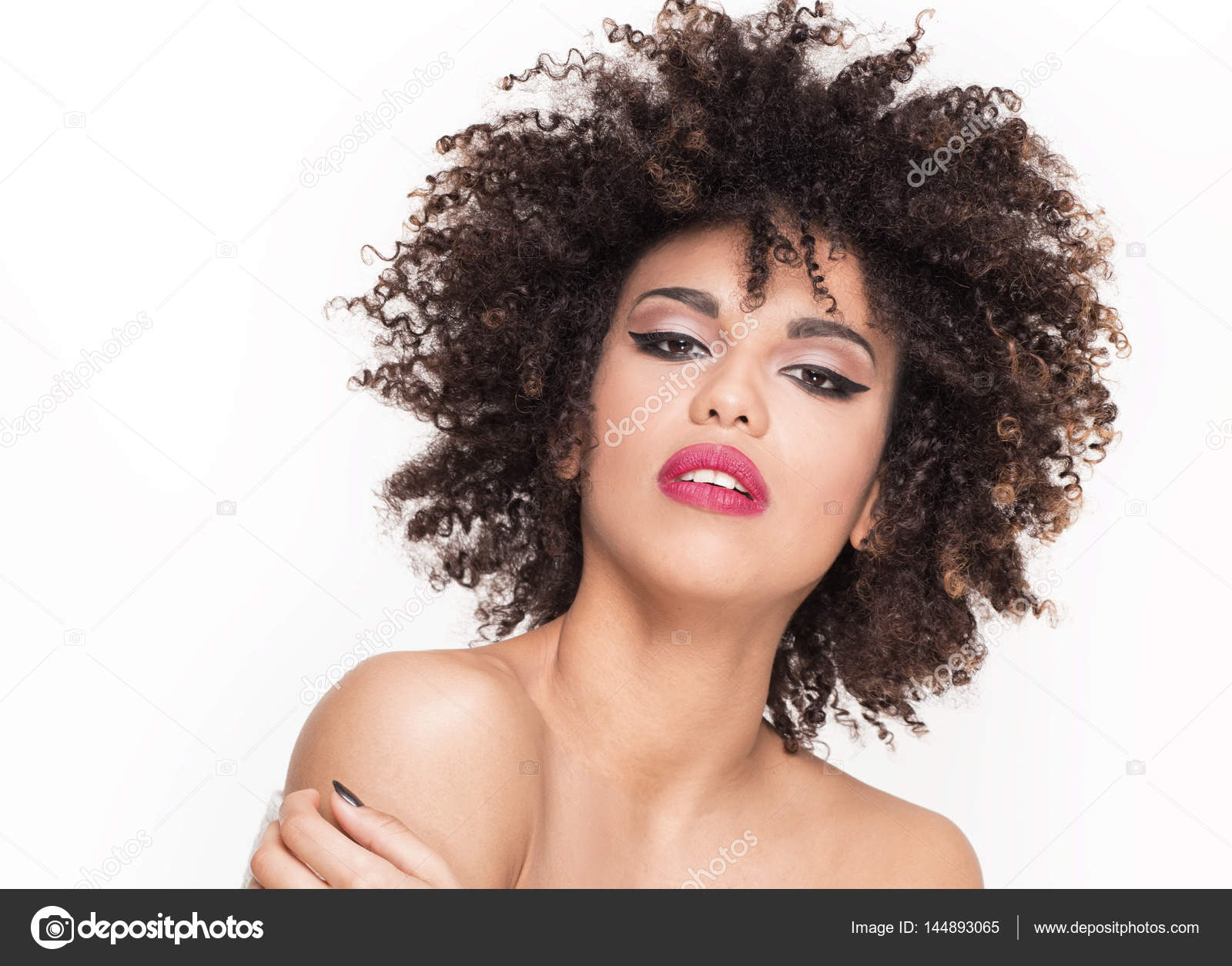 https://st3.depositphotos.com/3071651/14489/i/1600/depositphotos_144893065-stock-photo-sensual-african-american-woman-posing.jpg