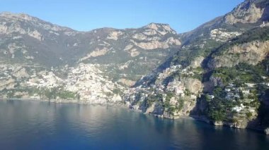 Positano, Amalfi Coast, İtalya havadan görünümü.