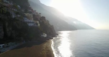 Positano, Amalfi Coast, İtalya havadan görünümü.