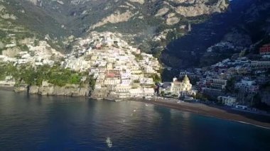 Positano, Amalfi Coast, İtalya havadan görünümü.
