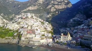 Positano, Amalfi Coast, İtalya havadan görünümü.