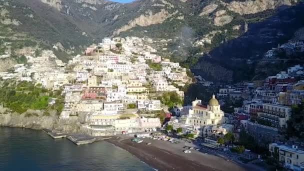 Positano, Amalfi Coast, İtalya havadan görünümü. — Stok video