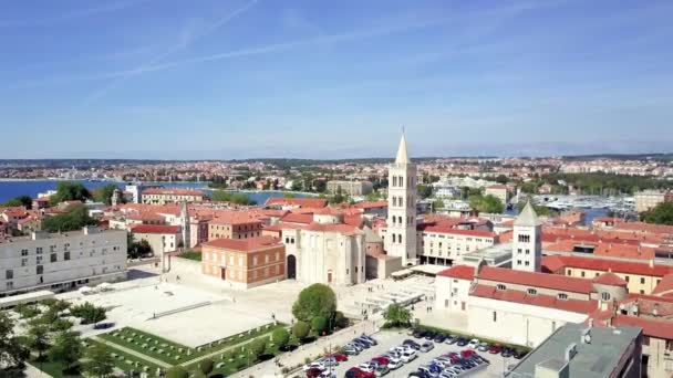 Vista aérea del dron de la costa en Zadar . — Vídeos de Stock