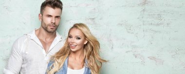 Güzel çift Studio poz.