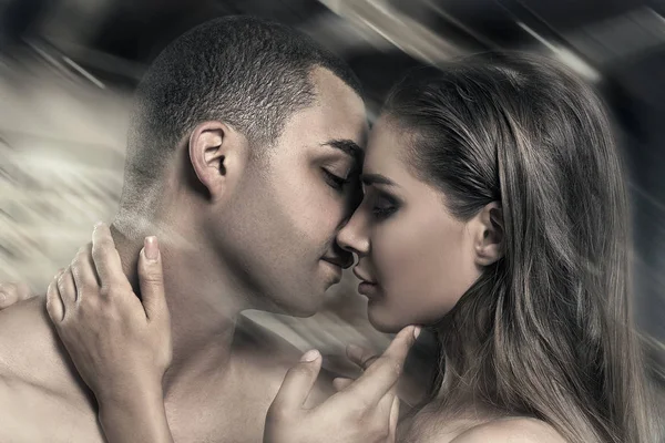 Çift öpüşme Güzellik Portresi.