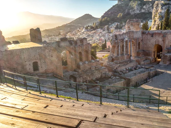 Paisagem do antigo teatro de Taormina . — Fotografia de Stock