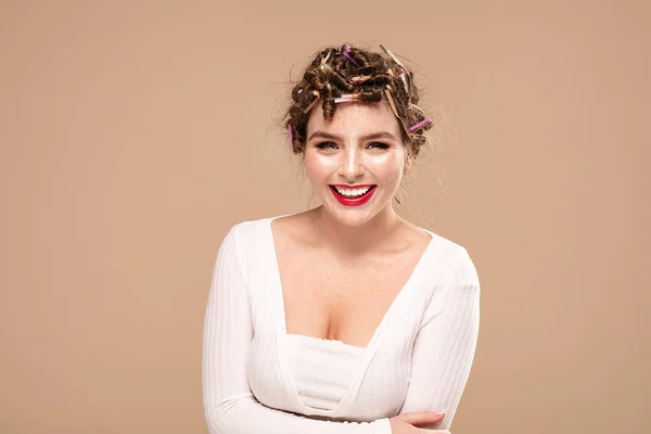 Sorrindo dona de casa se preparando para um encontro . — Fotografia de Stock