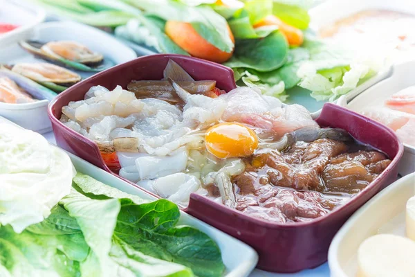 Uppsättning av mat suki är japansk mat i restauranger, thailändsk stil — Stockfoto