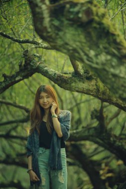 Erik Bahçe DOI angkhang dağ thailan üzerinde duran Asya kadın