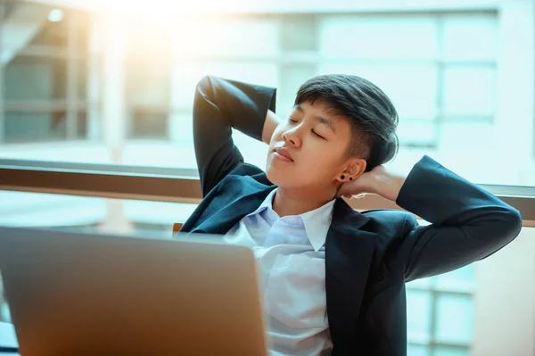 Empresários Relaxe na sala de reuniões . — Fotografia de Stock