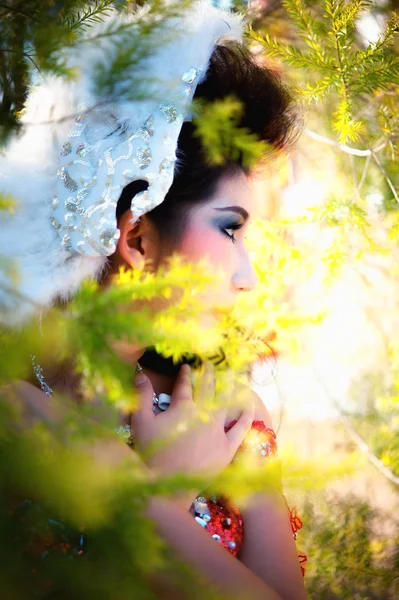 Close Asia Beautiful Young Woman Posing Forest — Stock Photo, Image