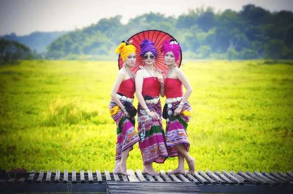 Mulher Tailandesa Traje Tradicional Com Guarda Chuva Estilo Cultura Tailandesa — Fotografia de Stock