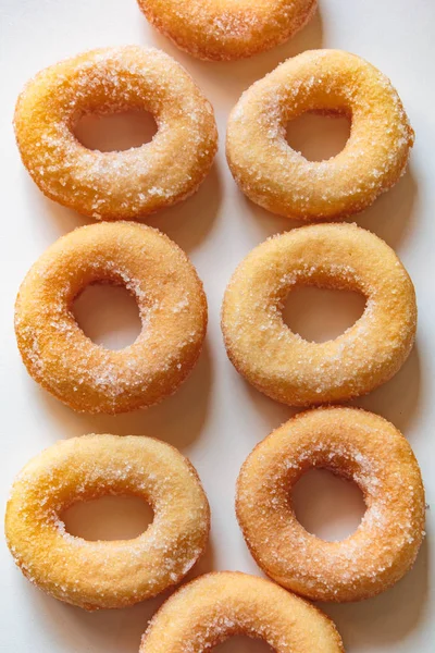 Donuts no fundo branco. — Fotografia de Stock