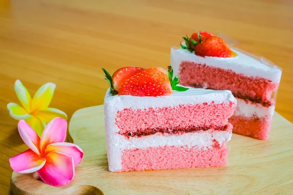 Strawberry cake dessert on wood background. — Stock Photo, Image